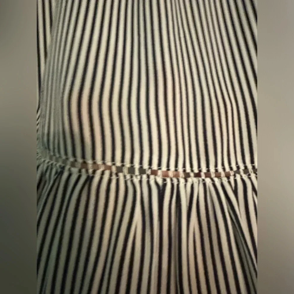 Banana Republic Womens Sz S‎ Black White Pinstripe Skirt Lace Accent No BR label